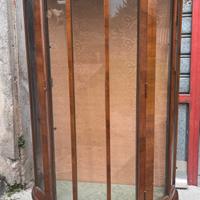 Vetrina in noce stile Liberty