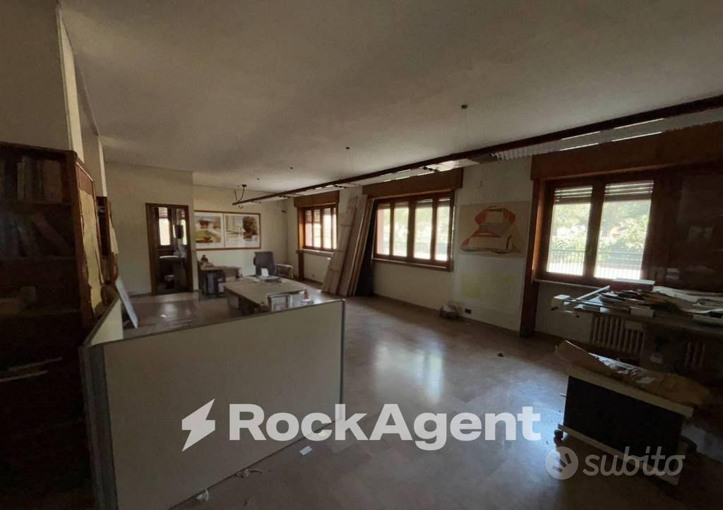 Appartamento di 210 m² con 5 locali a Foggia