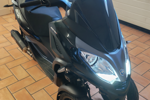 Piaggio mp3 300 hpe patente B
