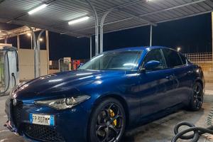Alfa Romeo Giulia Sport Edition - Blu Montecarlo