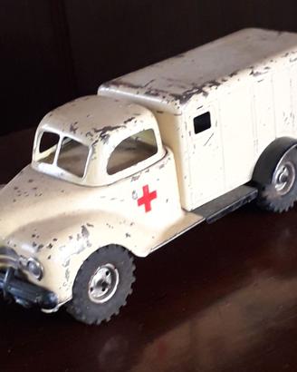 AMBULANZA IN LATTA