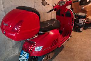 vespa 300 GTS. 4000km