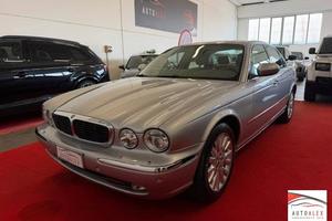 JAGUAR - XJ8 4.2 V8 298cv