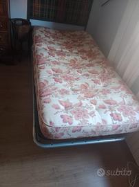 DUE MATERASSI SINGOLI CON RETR