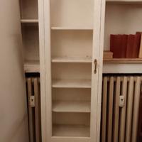 Credenza in legno massello e vetro, bianca