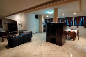 Mansarda arredata di fronte unieuro