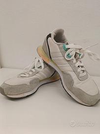 Scarpe Adidas usate poche