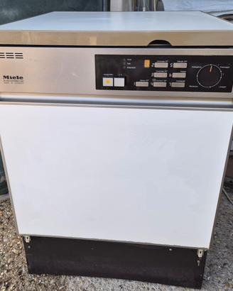 Lavastovigkie Miele 12 coperti