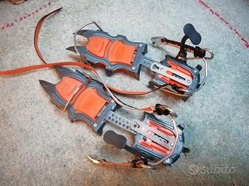 RAMPONI CHARLET MOSER /PETZL CON CUSTODIA NUOVI