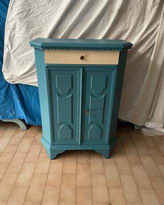 Mobile piccolo in stile Shabby