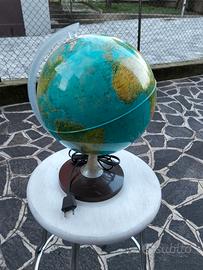 Mappamondo luminoso