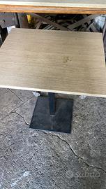 Tavoli in legno e ferro