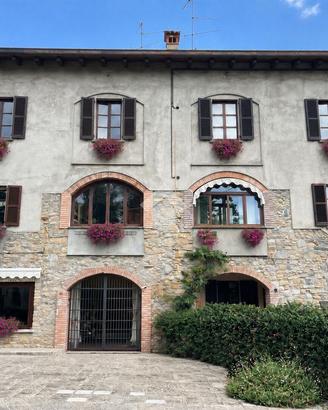 6 LOCALI A MONTICELLO BRIANZA