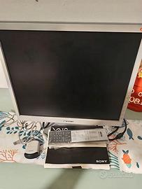 Schermo PC Sony, tastiera e mouse