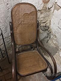 Sedia a dondolo in stile Thonet