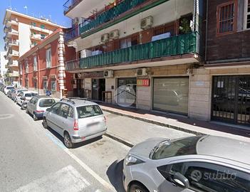 NEGOZIO A NAPOLI
