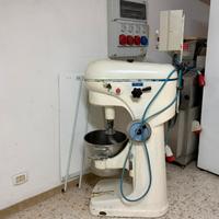 Impastatrice planetaria capacità 30L