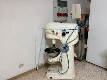 Impastatrice planetaria capacità 30L