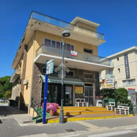 Negozio + appartamento