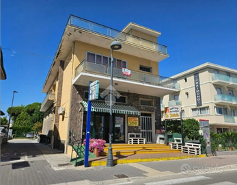 Negozio + appartamento