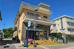 Negozio + appartamento