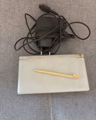 Nintendo ds + pennino funIonante caricatore rotto