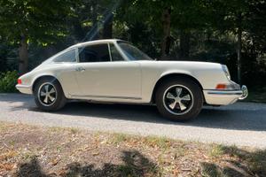 Porsche 911 T 1968 immatricolata 1969