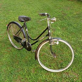 Bicicletta da città olandese comoda come nuova