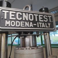 LABORATORIO PER TEST SUI MATERIALI