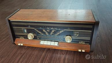 Radio d'epoca da tavolo a valvole "occhio magico"