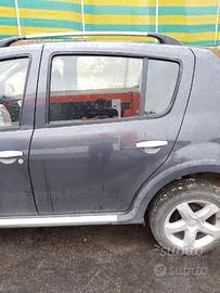 Porta posteriore sinistra Dacia Sandero Anno: 2011