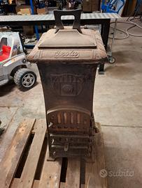 Stufa d’epoca in ghisa “Clesius” – originale vinta