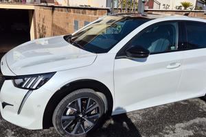 Peugeot 208 GT 1.2 benzina full optional