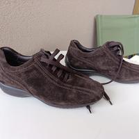 scarpe Geox camoscio con stringhe 