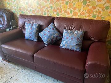 divano Poltresofà 2 posti ampi color borgogna