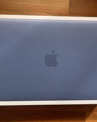 Apple macbook Neo nuovo mai aperto
