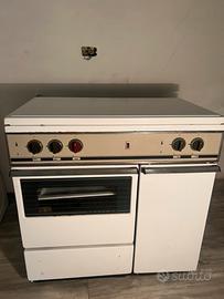 Cucina a gas con forno