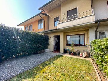 VILLA A SCHIERA CENTRALE A VILLAVERLA