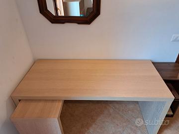 Scrivania ikea con piano estraibile 151x65 cm