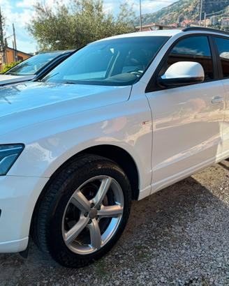 Audi Q5 s-Line 143cv