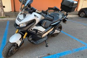 Honda x-adv 750