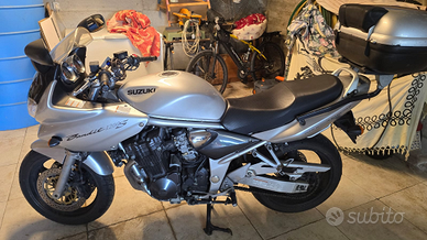 Suzuki bandit 1200s