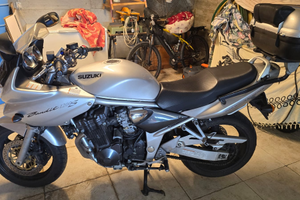 Suzuki bandit 1200s