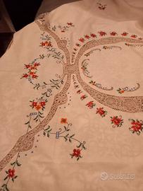 Tovaglia ricamata