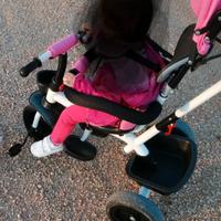 triciclo con maniglia ( removibile)