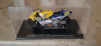 Modellino Honda NSR 500 Valentino Rossi 2001