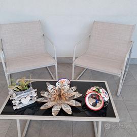 Set poltrone e tavolo