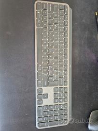 Logitech MX keys