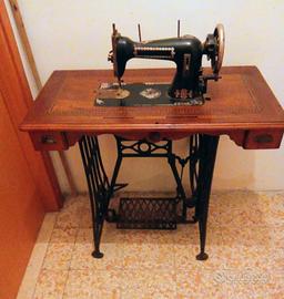Macchina da cucire antica
