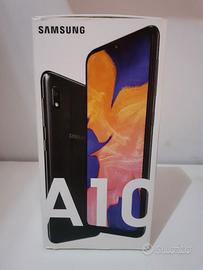 Samsung Galaxy A10 con scatola
